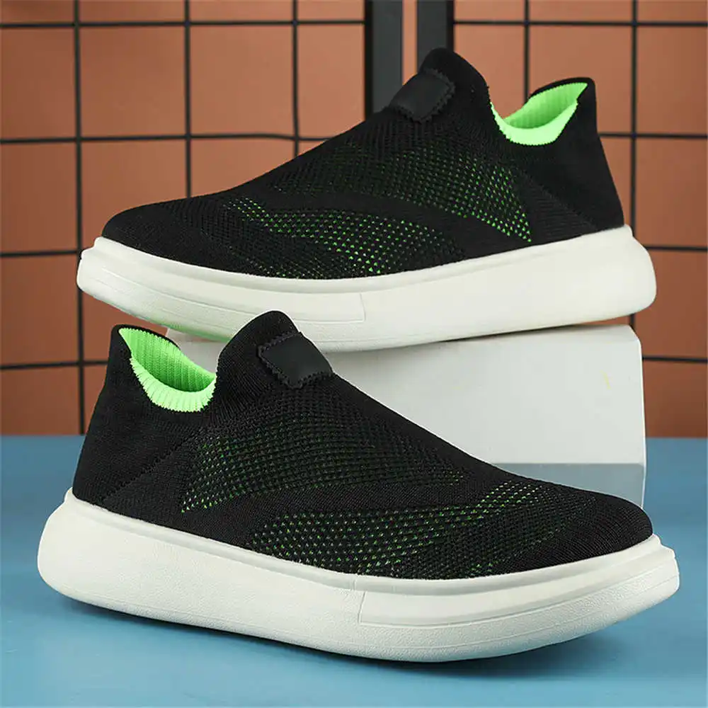 Calze con plateau scarpe marro - Luxury Lifestyle Dark recensione e prezzo
